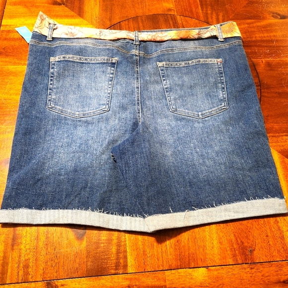 Maurices Edgely Bermuda Shorts Stretch Mid Rise 22W - Picture 5 of 7